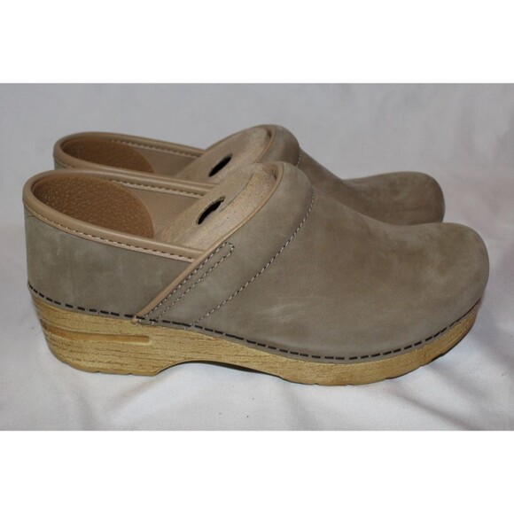 Dansko Women's Leather Professional Clogs Sand Size EU 39 US 8.5-9 NWOB - Picture 1 of 6